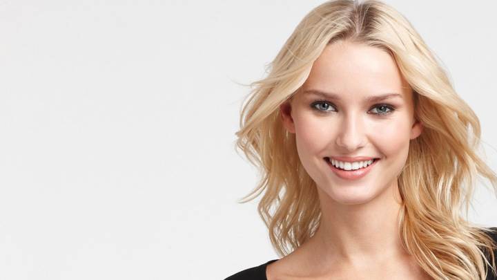 Adriana Cernanova Sweet Smiling N Cute Eyes Face Photoshoot